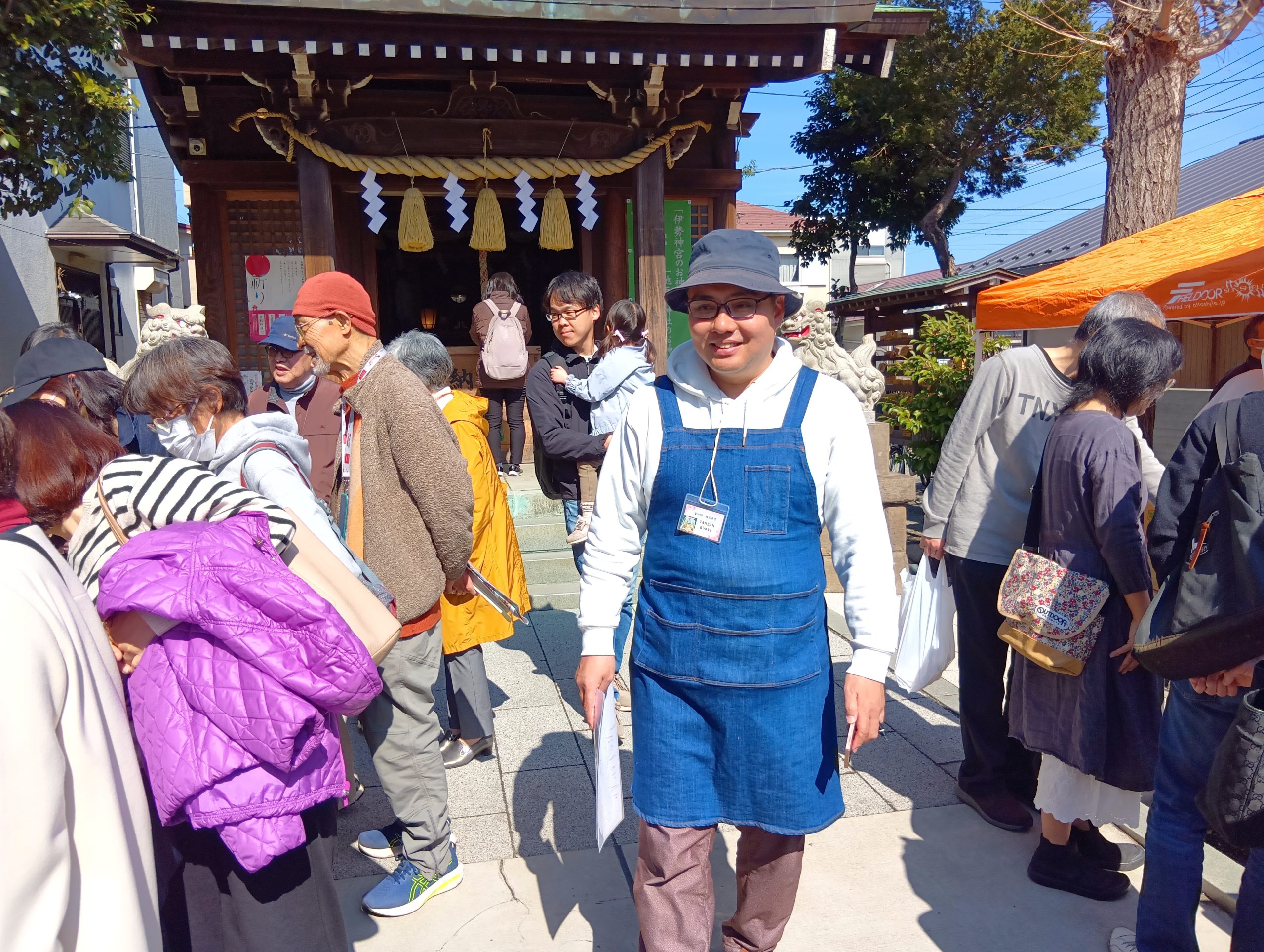 東林間神社で開催した一箱古本市の会場風景