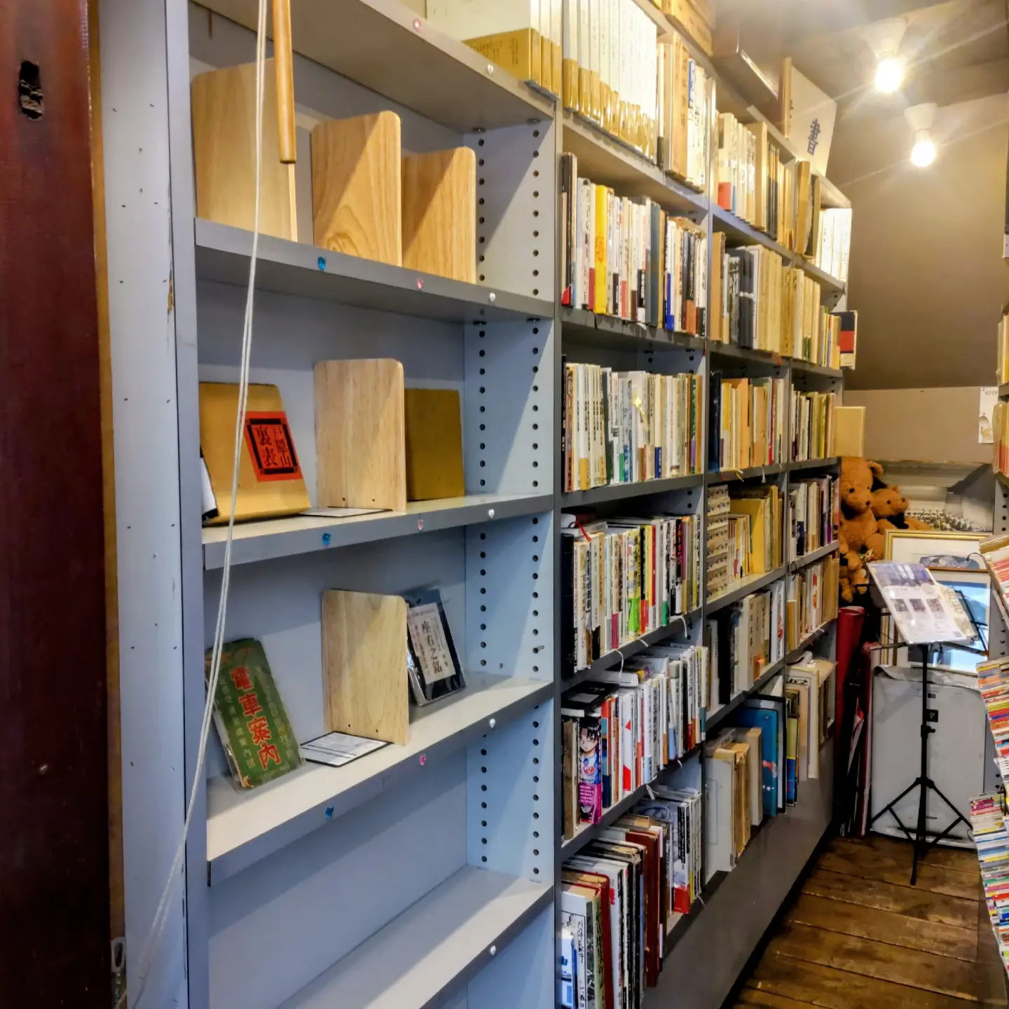 二の橋書店のシェア本棚・二橋亭